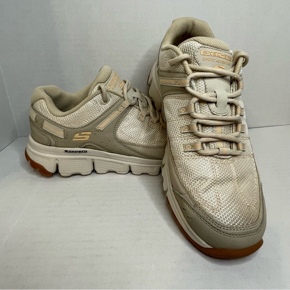 SKECHERS Summits AT Sneakers Womens 9.5 Athletic Shoes Walking Hiking Trail